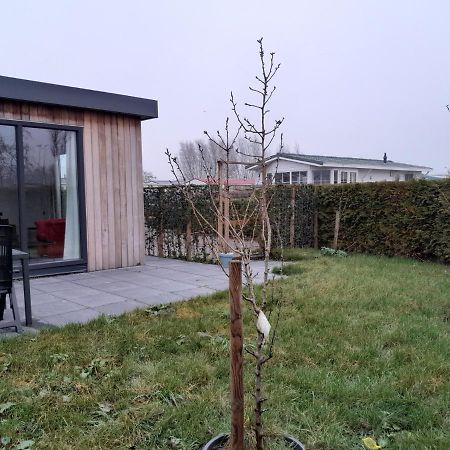 Luxe 5 Persoons Bungalow Op Rustig Vakantiepark Nabij Leeuwarden Dronrijp Buitenkant foto